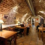 Хостел Isaacs