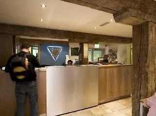 Isaacs Hostel