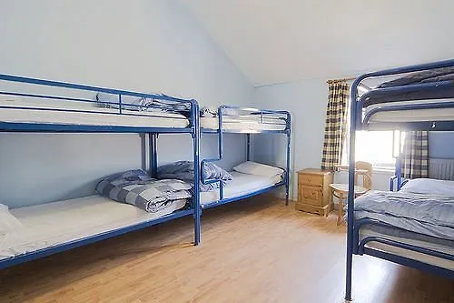 Isaacs Hostel *