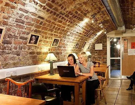 Isaacs Hostel