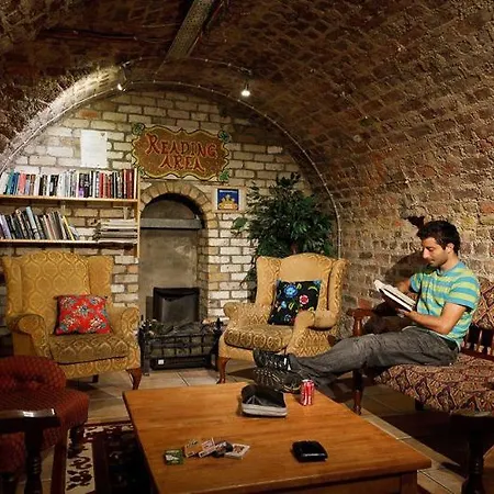 Isaacs Hostel