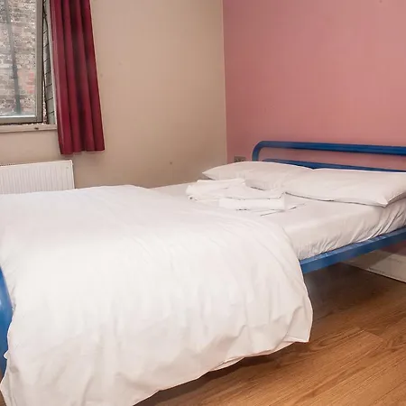 Isaacs Hostel